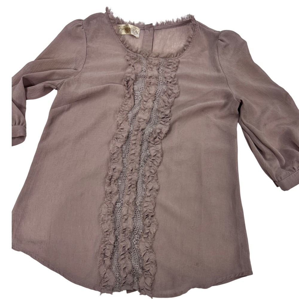 Francesca's Collections Blouse Womens Medium Mauve Lace Ruffle‎ Button Back Top